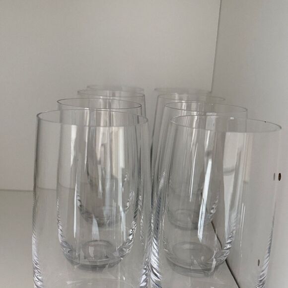 Crate & Barrel Elegant Clear Glass Tumblers Set, 8 glasses, 17oz - Picture 6 of 7